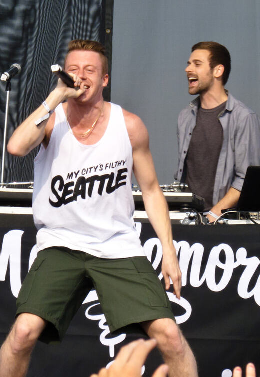 マックルモア&ライアン・ルイス(2011年5月、Sasquatch Music Festivalでのライブ)