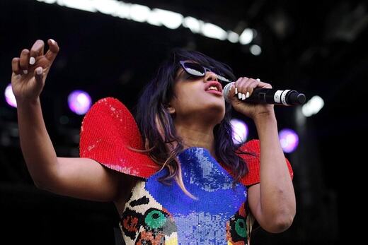 M.I.A.(2009年撮影、アウトサイド・ランズ・フェスティバル)