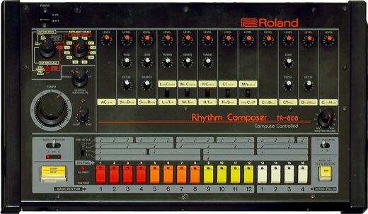 ローランド TR-808(リズムマシン)
